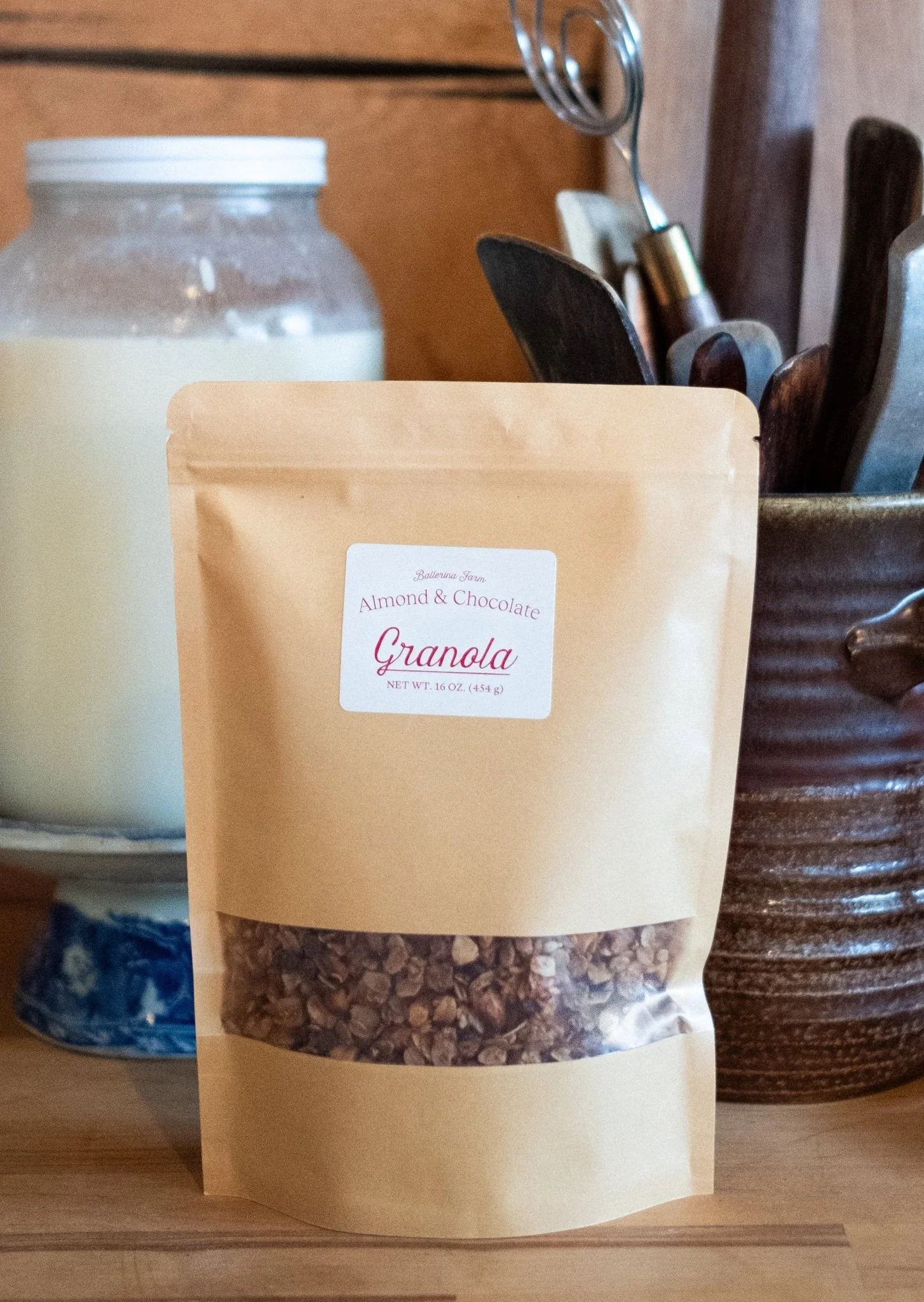 249-almond-chocolate-granola-1.webp Almond & Chocolate Granola