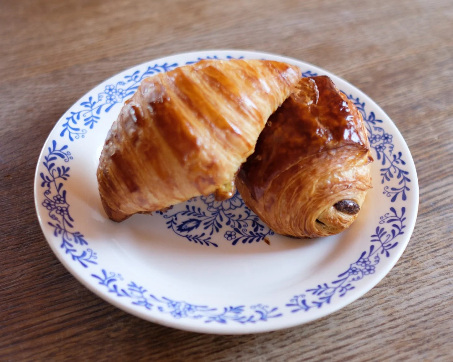 66-handmade-croissant-box-1.webp Handmade Croissant Box
